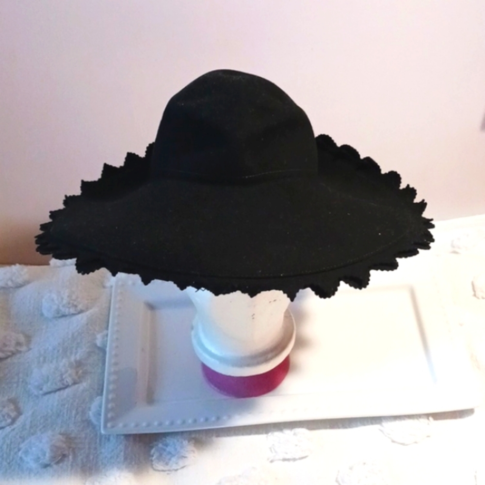 Authentic *Vintage* Merrimac Felt Hat Corp. Detailed Brim Design ⚜️ 👑 Unique